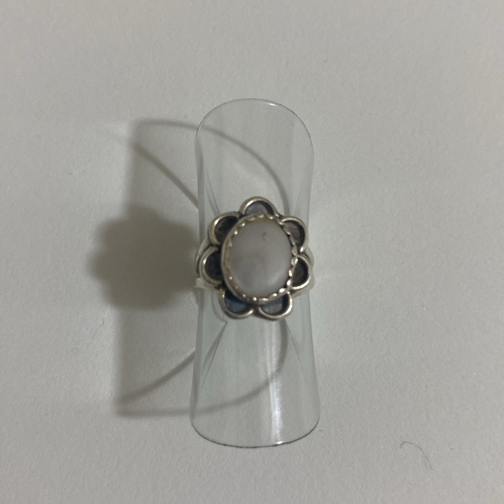925 Sterling Silver Floral Design Ring w Mother of Pearl Size 1.5